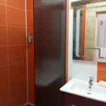 Camera single/ twin cu balcon, cu vedere la strada